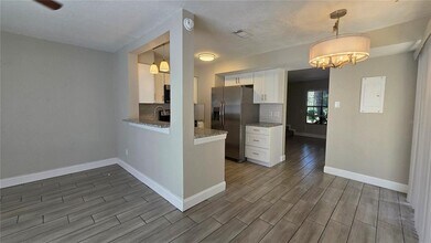 2601 Brigadoon Dr in Clearwater, FL - Building Photo - Building Photo