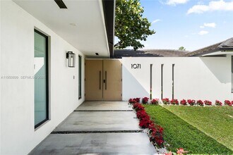 1071 NE 83rd St in Miami, FL - Building Photo - Building Photo