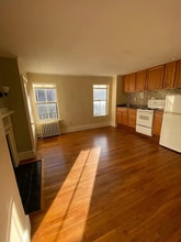 90 Myrtle St, Unit 4 in Boston, MA - Building Photo - Building Photo