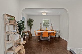 2611 N Oakridge Cir in North Charleston, SC - Foto de edificio - Building Photo
