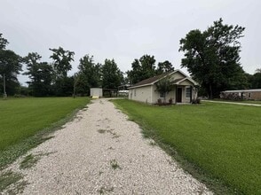 451 County Rd 4188 in Orange, TX - Building Photo - Building Photo