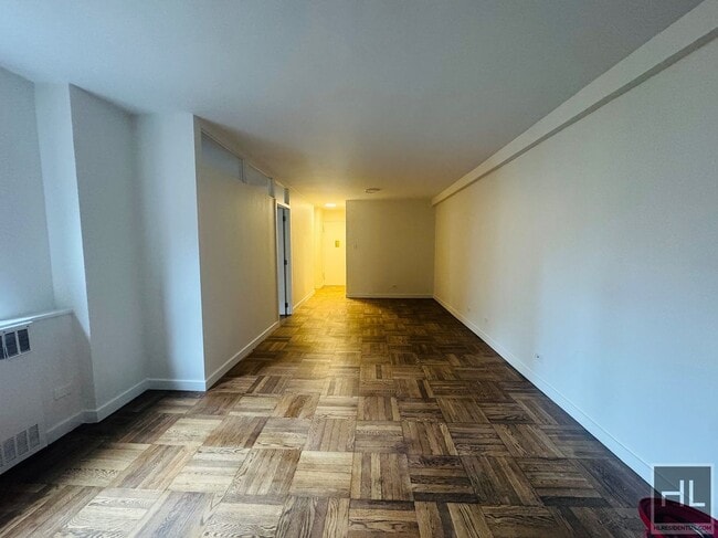 East 79th Street in New York, NY - Foto de edificio - Building Photo