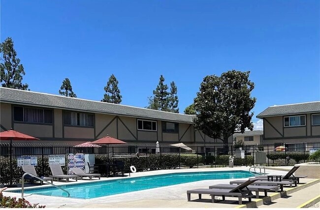 property at 1107 W Francis St