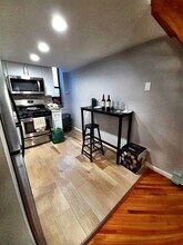 174 Grand St in Jersey City, NJ - Building Photo - Building Photo