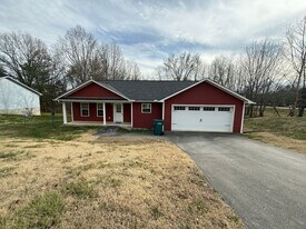 104 Howard Dr in Baneberry, TN - Building Photo