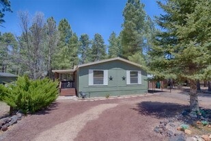 2680 W Whipple St in Show Low, AZ - Building Photo