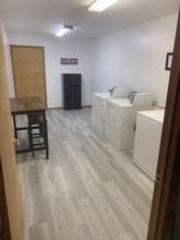 33036 175th Ave, Unit 1 in Erhard, MN - Foto de edificio - Building Photo