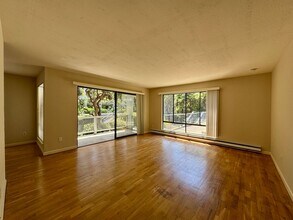 6 Admiral Dr in Emeryville, CA - Foto de edificio - Building Photo