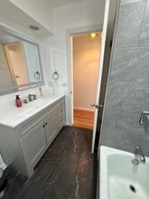 6241 W Montrose Ave, Unit 1 in Chicago, IL - Building Photo - Building Photo