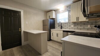 6616 Alamo Ave, Unit 2W in Clayton, MO - Building Photo