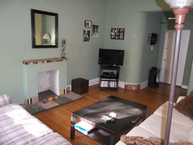2619 N Hampden Ct, Unit Second in Chicago, IL - Foto de edificio - Building Photo