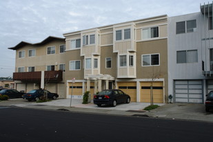 986 Nora Way Apartments