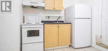 693 Euclid Ave in Toronto, ON - Building Photo - Building Photo