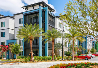 The Addison at Universal Boulevard in Orlando, FL - Building Photo - Building Photo