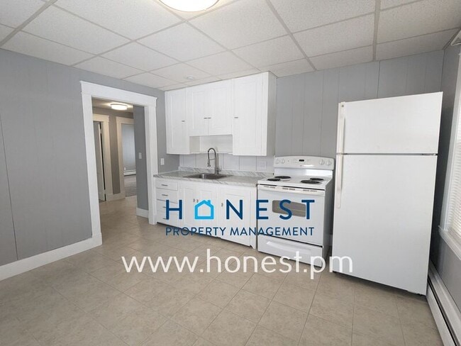 73 Kennedy Memorial Dr in Waterville, ME - Building Photo - Building Photo