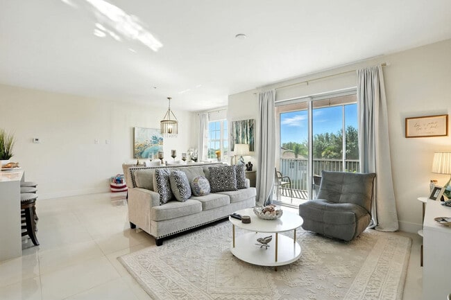 15773 Beachcomber Ave