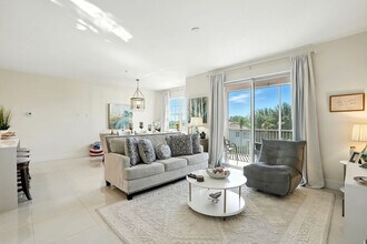 15773 Beachcomber Ave in Ft. Myers, FL - Building Photo - Building Photo