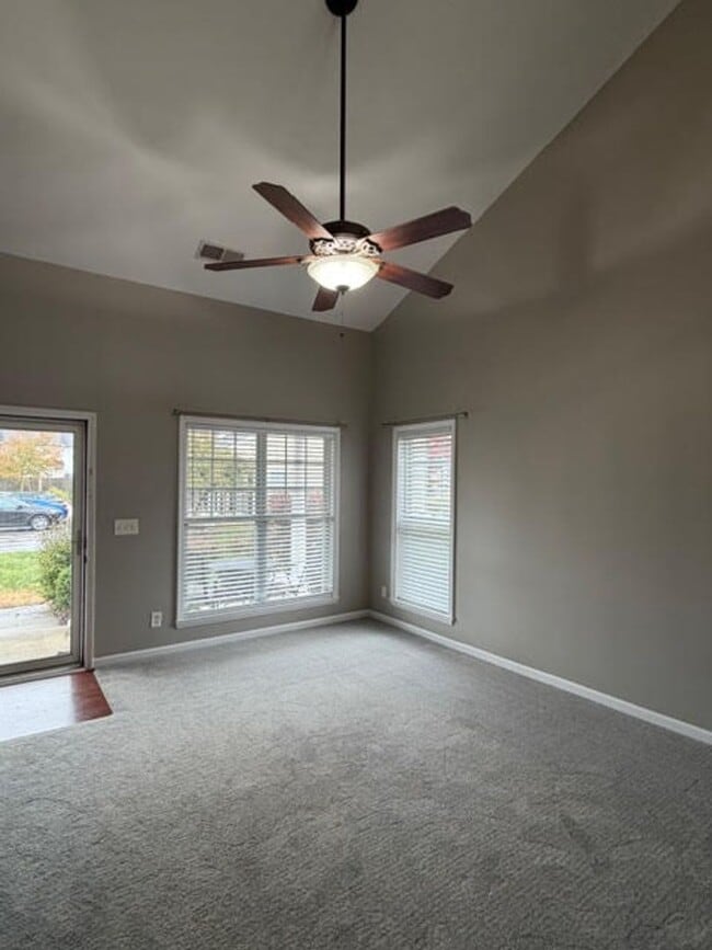 6859 Derby Run Dr in Whitsett, NC - Building Photo - Building Photo