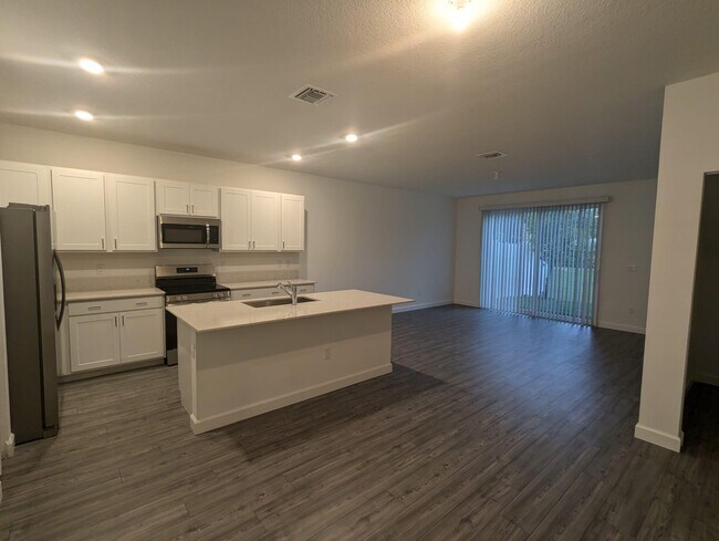 4588 Hollister Ave in Greenacres, FL - Building Photo - Building Photo