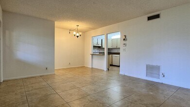 539 Shady Pine Way in Greenacres, FL - Building Photo - Building Photo