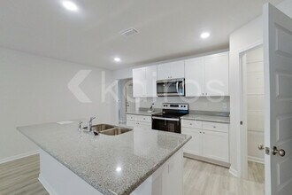 4734 Malay Cir in Pace, FL - Foto de edificio - Building Photo