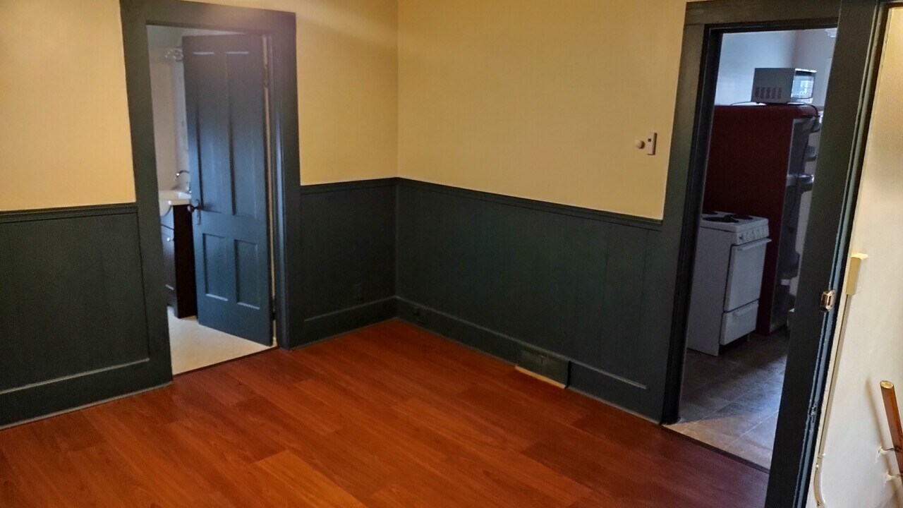 37 Washington St, Unit 2 in North Tonawanda, NY - Building Photo