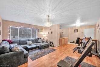 5200 Royalton Rd in North Royalton, OH - Building Photo - Building Photo