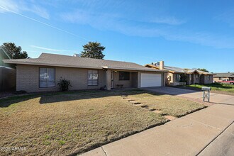 3015 W Bluefield Ave in Phoenix, AZ - Building Photo - Building Photo