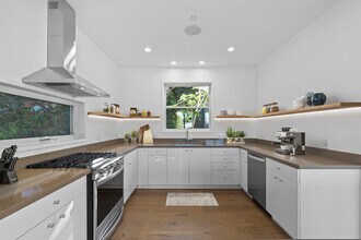 1662 Lucile Ave, Unit 1662 in Los Angeles, CA - Building Photo - Building Photo