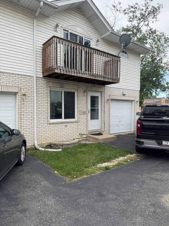 5002 W 79th St in Burbank, IL - Building Photo