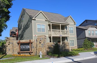 The Station on Alafaya in Oviedo, FL - Foto de edificio - Building Photo