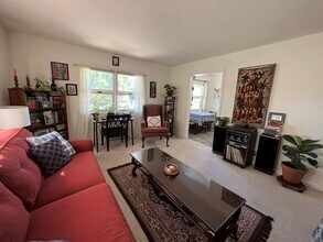 103 W Oregon St in Urbana, IL - Foto de edificio - Building Photo