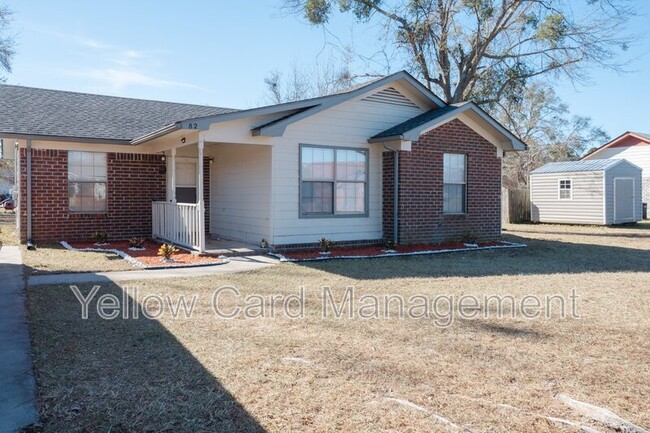 82 Crosby Dr in Hinesville, GA - Building Photo - Building Photo