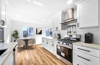18442 Patterson Ln in Huntington Beach, CA - Building Photo - Building Photo