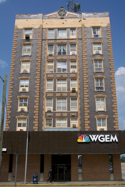 New Tremont Apartments in Quincy, IL - Building Photo