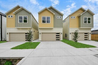 7540 Charlie St in Houston, TX - Foto de edificio - Building Photo