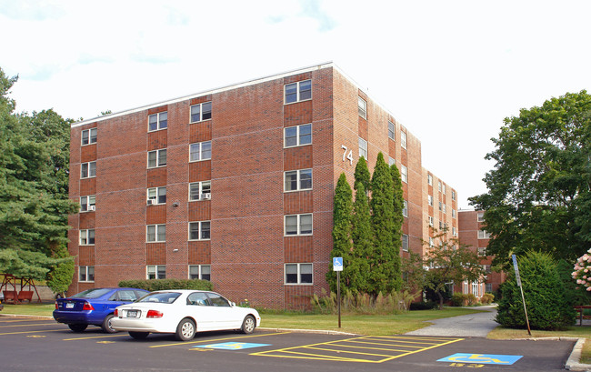 Lake Auburn Towne House in Auburn, ME - Building Photo - Building Photo