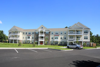 Homes on Johnsons Pond in Salisbury, MD - Foto de edificio - Building Photo