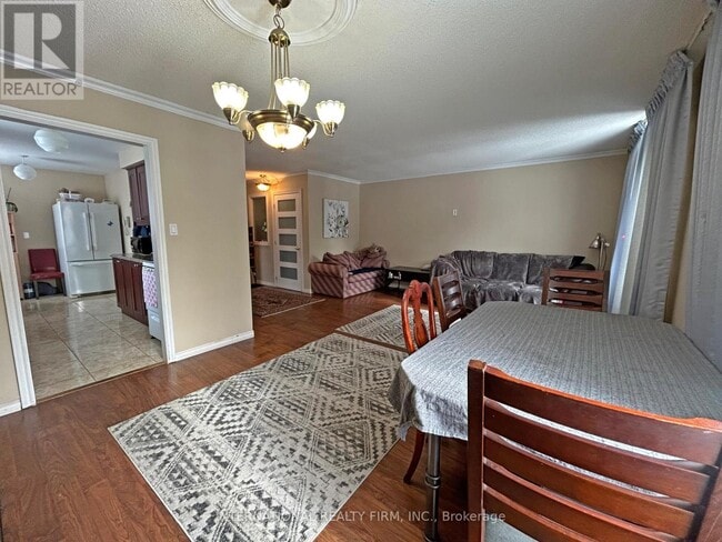 63 Centre St E in Richmond Hill, ON - Building Photo - Building Photo