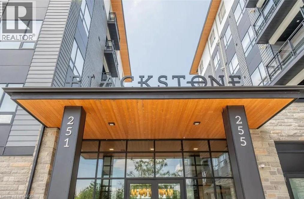 255 Northfield Dr E in Waterloo, ON - Building Photo