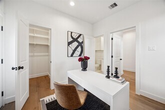 2806 Mills St in Houston, TX - Building Photo - Building Photo