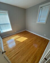 1540 E 67th Pl in Chicago, IL - Foto de edificio - Building Photo