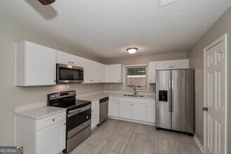 3803 Bakers Ferry Rd SW in Atlanta, GA - Building Photo - Building Photo