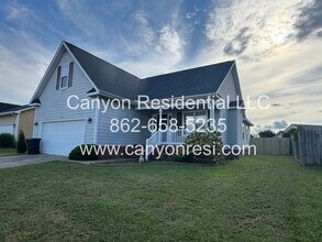 2220 Chasewater Rd in Fayetteville, NC - Building Photo - Building Photo