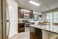 Townes on Tenth Townhomes in Pflugerville, TX - Foto de edificio - Building Photo