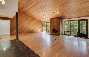 6790 SW Raleighview Ct in Portland, OR - Building Photo - Building Photo