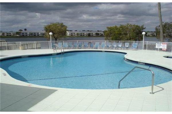 3417 NW 44th St, Unit 101 in Lauderdale Lakes, FL - Foto de edificio