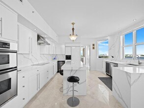 615 Bayshore Dr, Unit 701 in Fort Lauderdale, FL - Building Photo - Building Photo