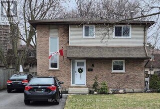 232 Cedarwoods Crescent in Kitchener, ON - Building Photo - Building Photo