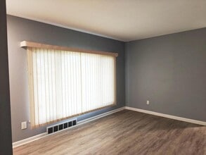 941 Belton St in Garden City, MI - Building Photo - Building Photo